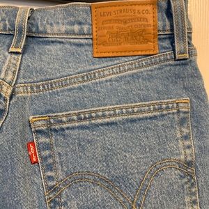 Levi’s Ribcage Straight Jeans